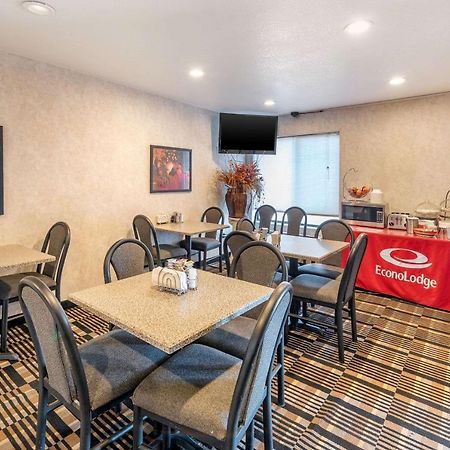 Econo Lodge Pueblo Luaran gambar