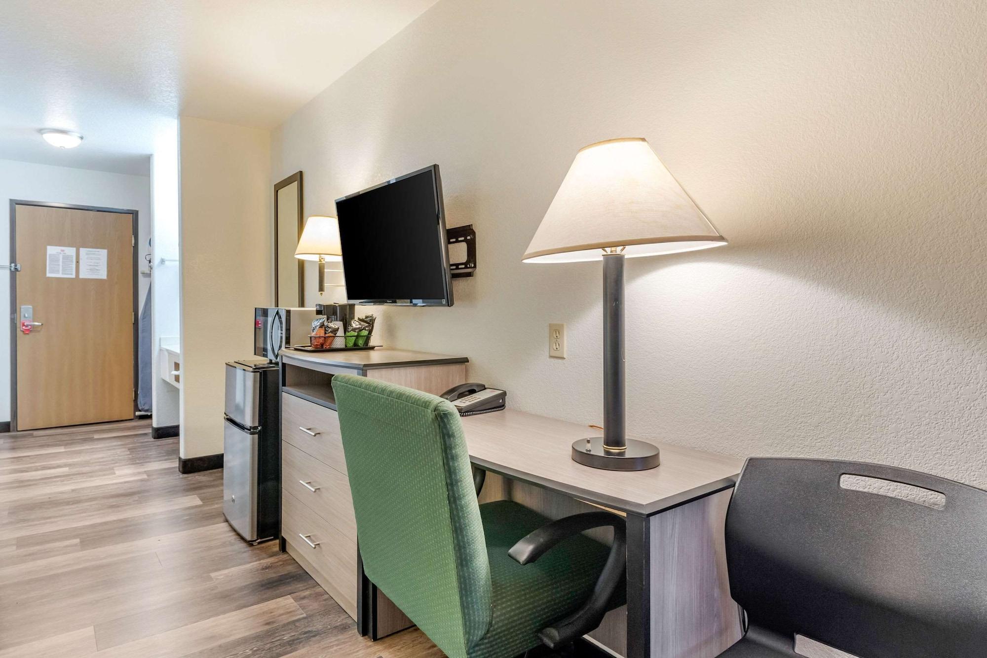 Econo Lodge Pueblo Luaran gambar