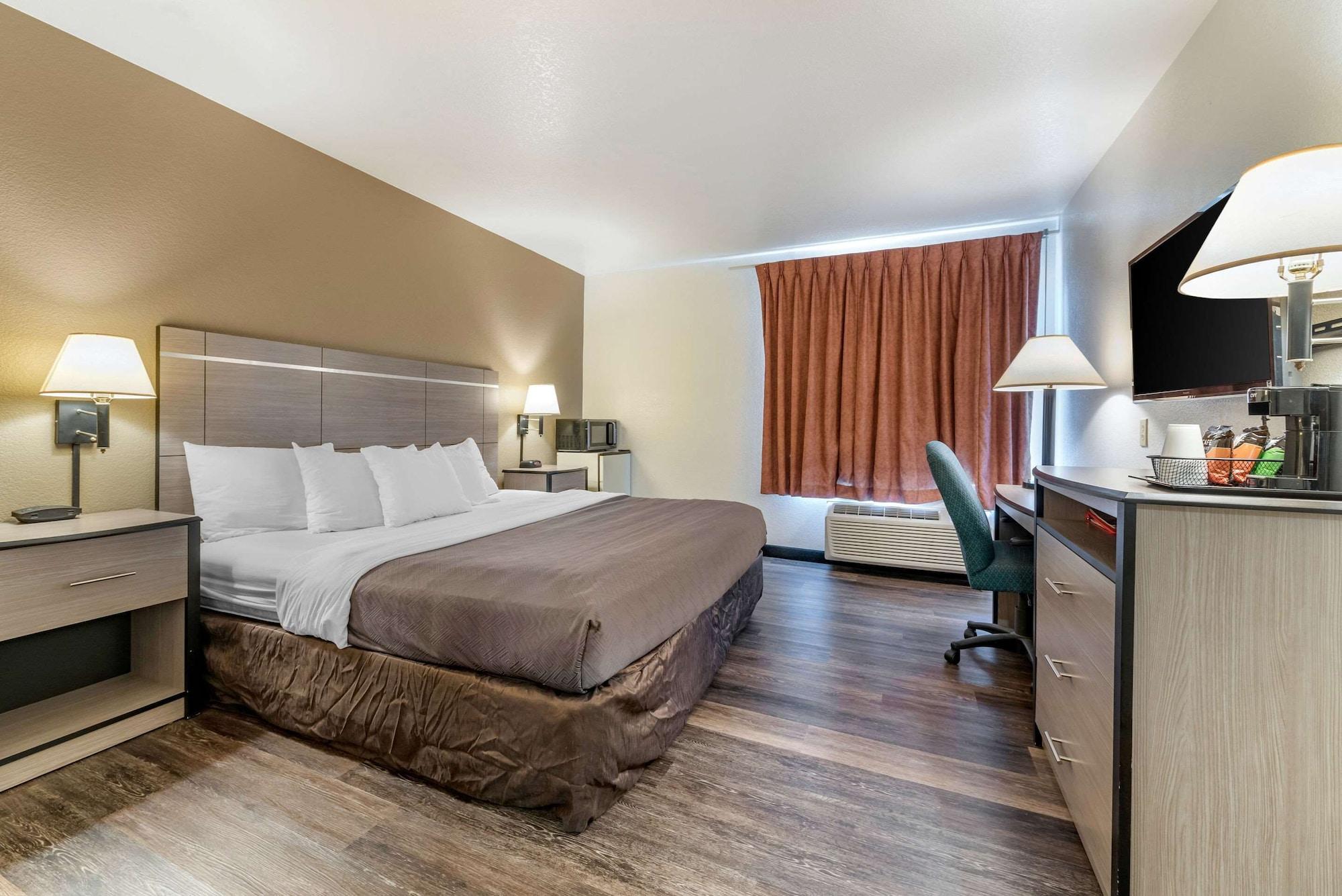 Econo Lodge Pueblo Luaran gambar
