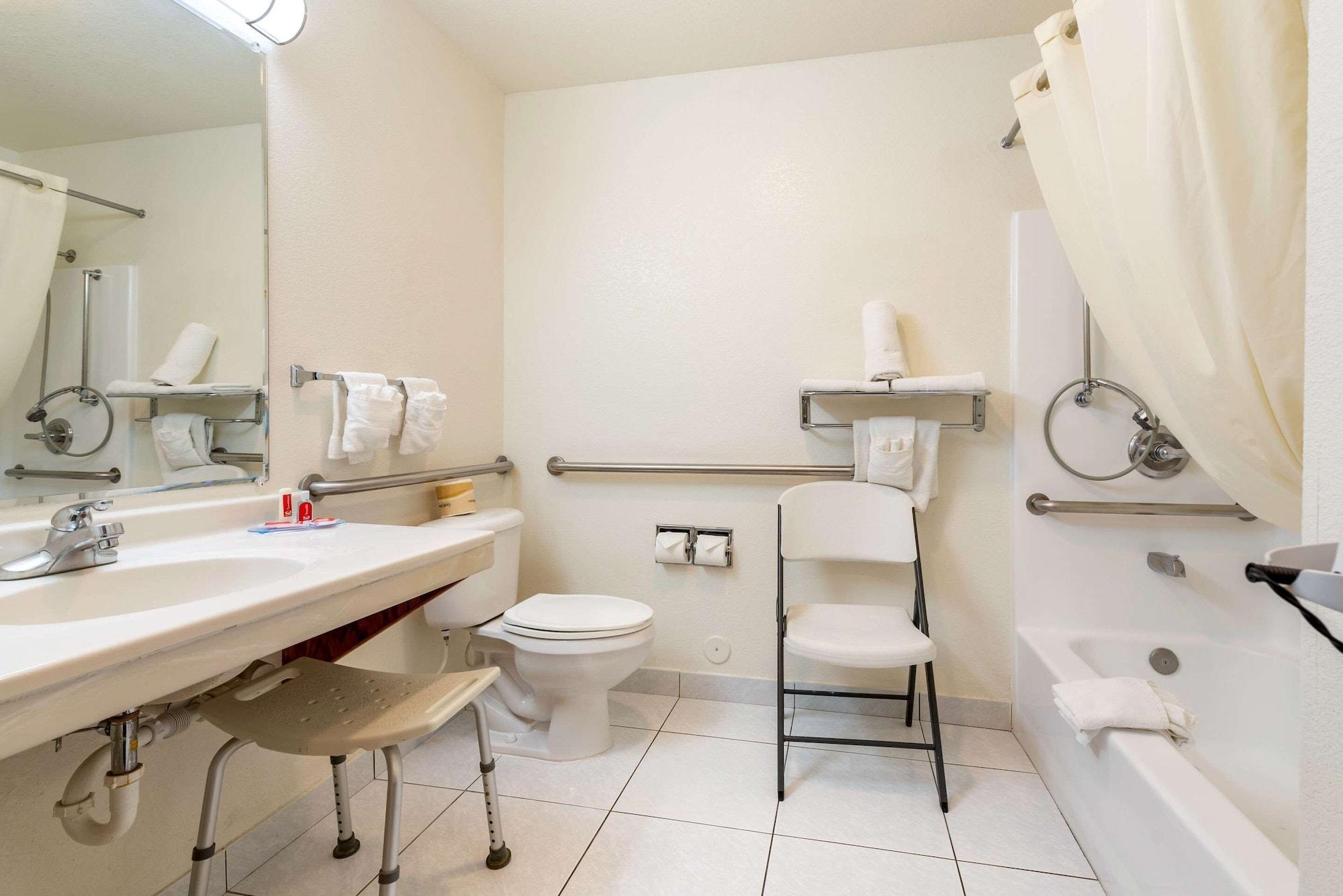 Econo Lodge Pueblo Luaran gambar