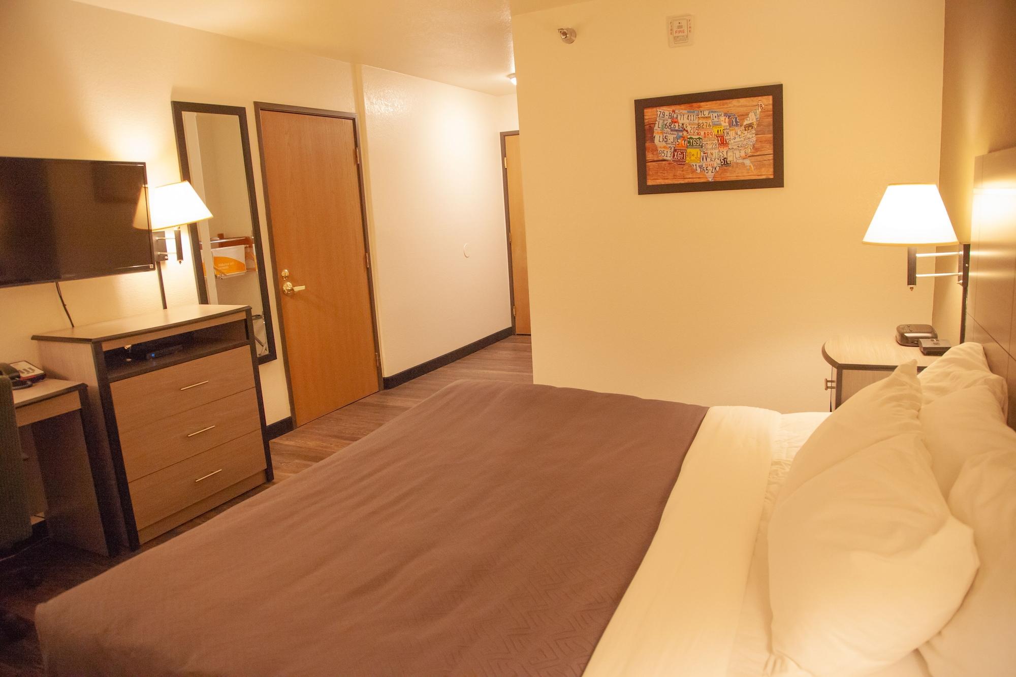 Econo Lodge Pueblo Luaran gambar