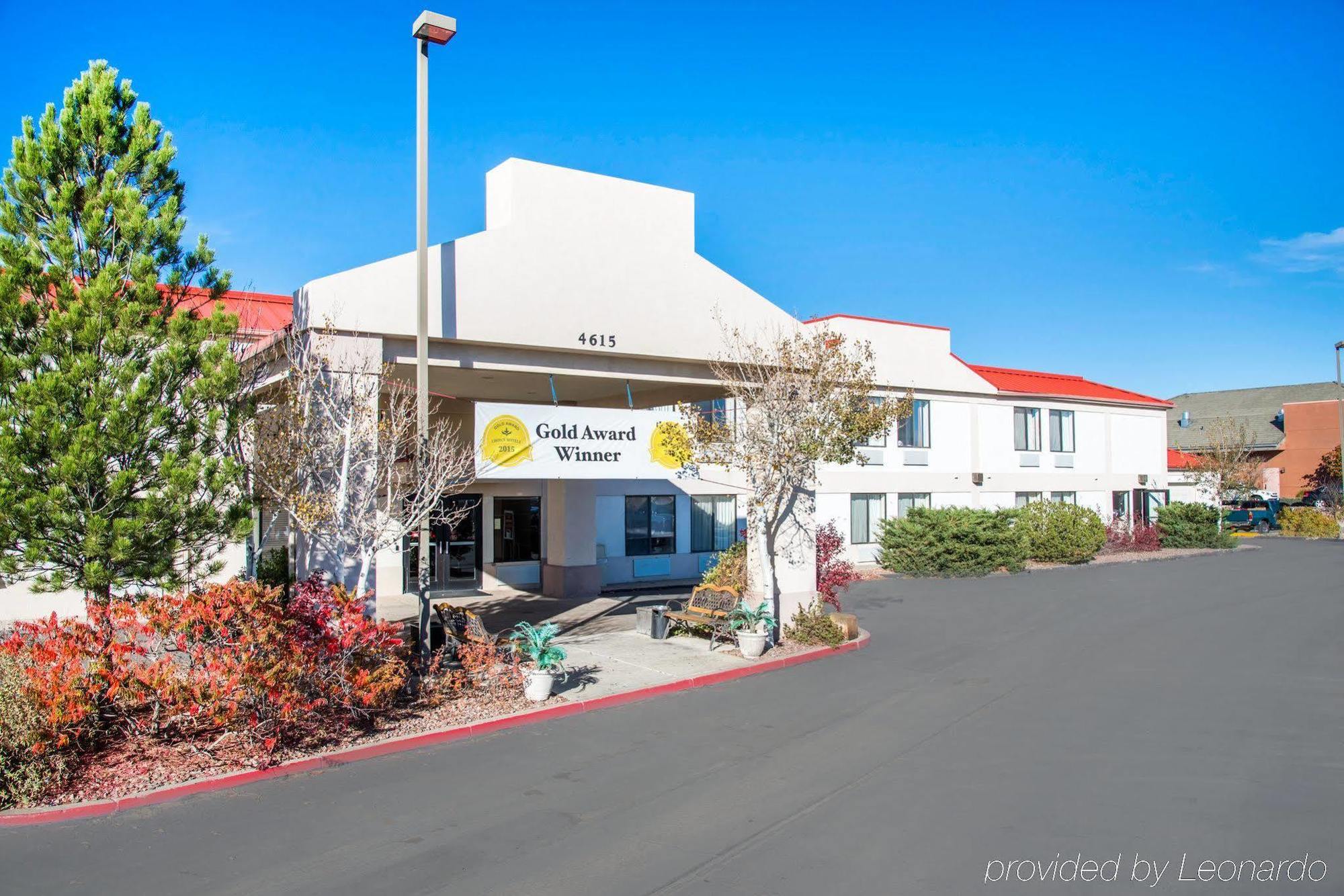 Econo Lodge Pueblo Luaran gambar