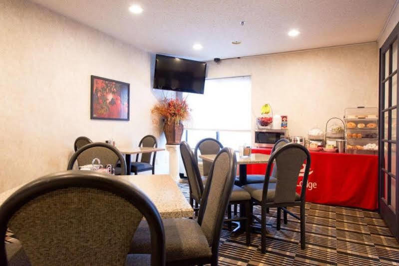 Econo Lodge Pueblo Luaran gambar