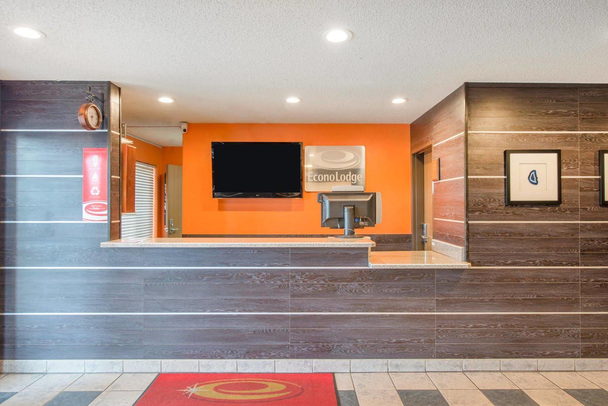 Econo Lodge Pueblo Luaran gambar