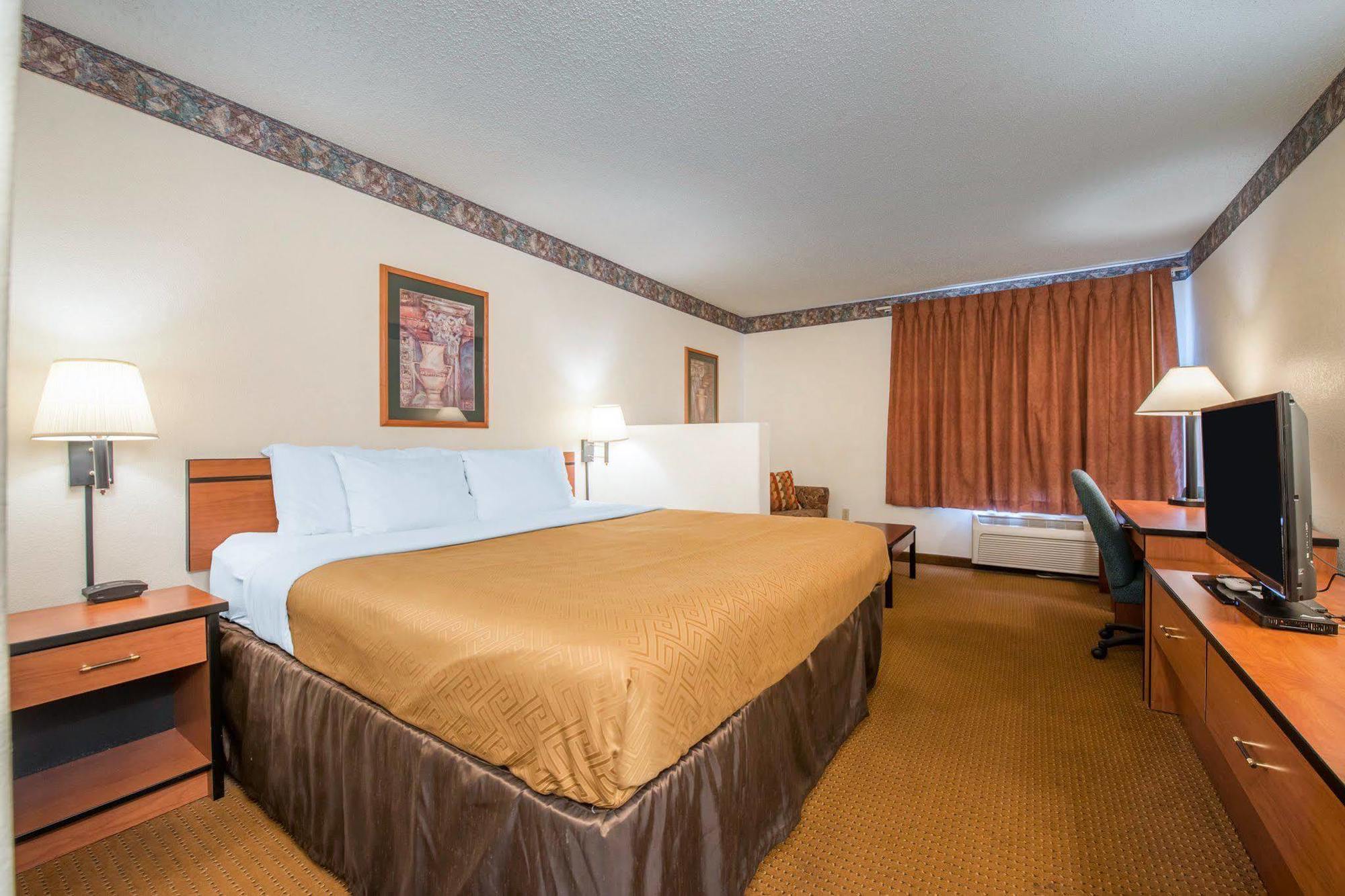 Econo Lodge Pueblo Luaran gambar